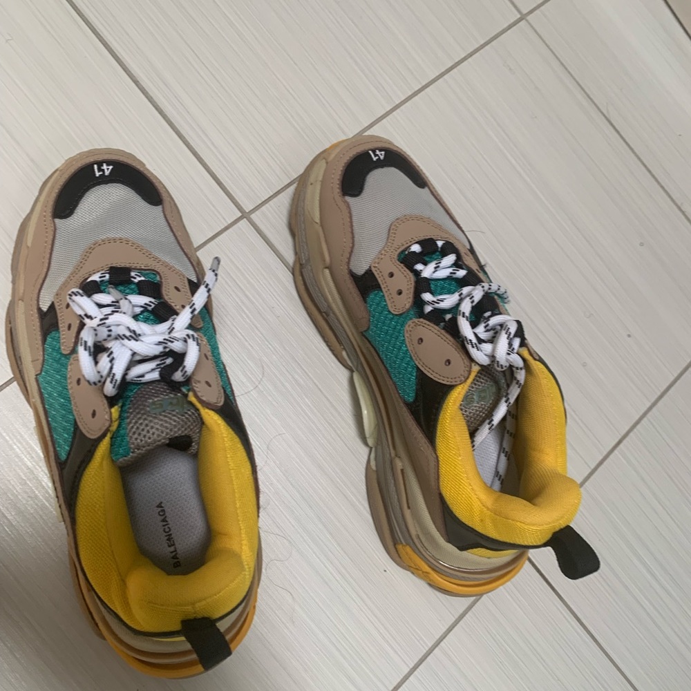 Balenciaga Triple S sneakers - Picture 3 of 4
